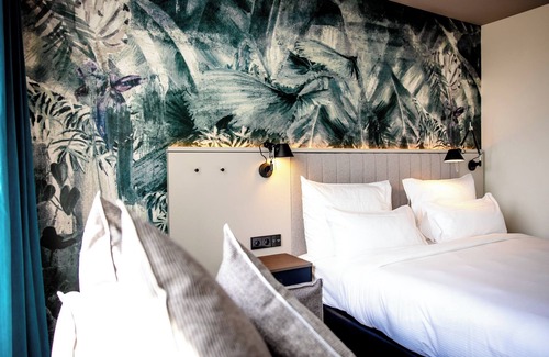 Issy-les-Moulineaux Hotel | Motel One Paris Porte de Versailles