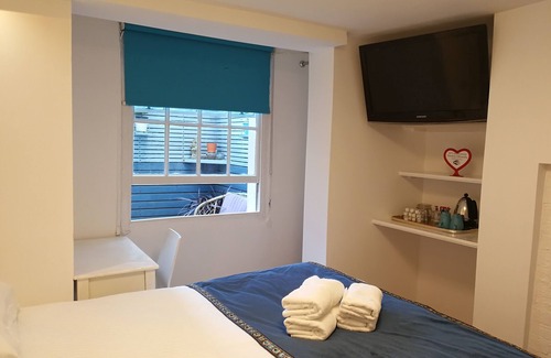 Brighton City Centre House | Motel Schmotel