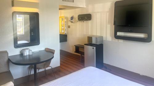 Dupont Hotel | Motel West