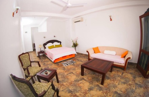 Thiranagama Hotel | Mothers Place Nimala