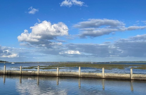 New Forest District Boat Rental | Motor Yacht Sea Wolf