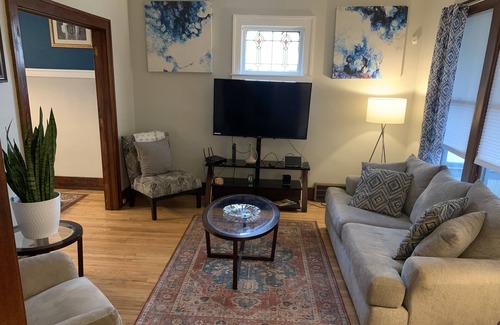New Center Detroit House | Motorby must live