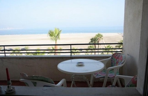 Motril Apartment | Motril primera línea de playa, 3 habitaciones, terraza sobre el mar, 4º SIN ASCENSOR