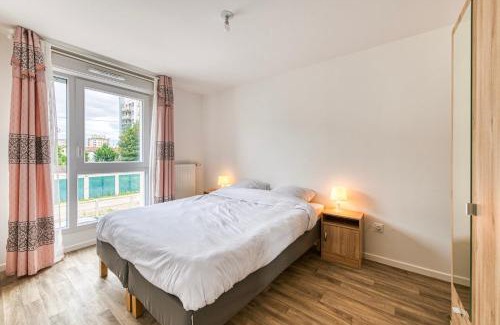 Bondy Apartment | Moulin à Vent A14 - Appt pour 4 avec balcon