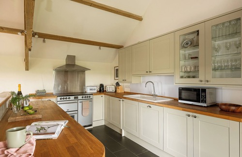 Trelights House | Mouls Island Barn 5 bedrooms, 5 bathrooms, Sea views of Port Quin bay