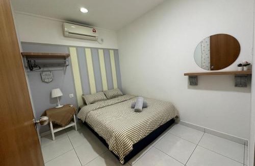Taman Mount Austin Apartment | Mount Austin Akademik 2 parking spaces 3 double beds