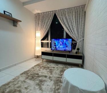Taman Mount Austin Apartment | Mount Austin Akademik 2 parking spaces 3 double beds
