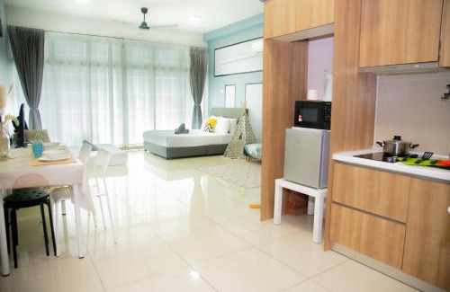 Taman Mount Austin Apartment | Mount Austin IKEA, AEON 10mins -Pool View- B122