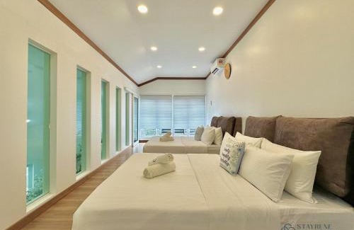 Taman Mount Austin House | Mount Austin Landed Homestay 16pax Karaoke Jacuzzi BBQ by Stayrene