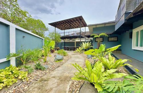 Taman Mount Austin House | Mount Austin Landed Homestay 16pax Karaoke Jacuzzi BBQ by Stayrene