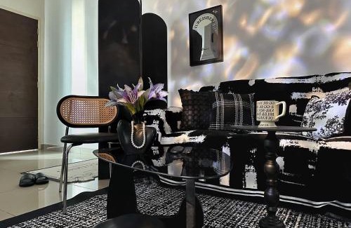 Taman Mount Austin Apartment | Mount Austin Studio with HD projector Fast Wifi