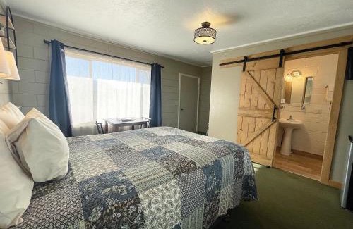 Zion National Park East Entrance Apartment | Mount Carmel Motel in Southern Utah Desert Room 6