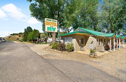 Zion National Park East Entrance Apartment | Mount Carmel Motel in Southern Utah Desert Room 6