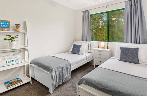 Mount Coolum House | Mount Coolum views cosy escape, sleeps 4
