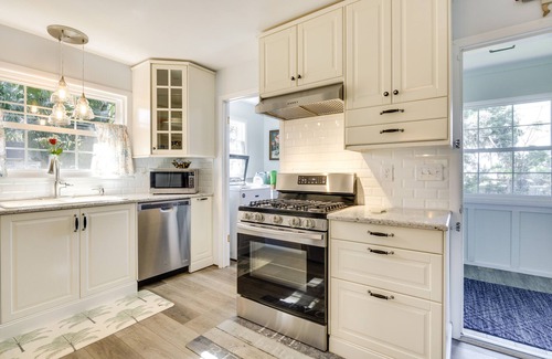 Mount Dora House | Mount Dora Tropical Escape: Steps to Lake Gertrude