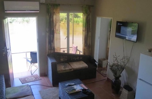 Chaledzela Cabin | Mount Hermon Safari Cottages