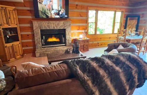 West Jefferson House | Mount Jefferson Vistas