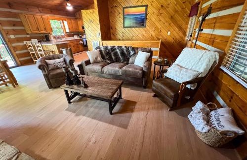 West Jefferson House | Mount Jefferson Vistas