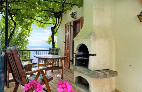Diasella House | Mount Kalathi Seaview Retreat