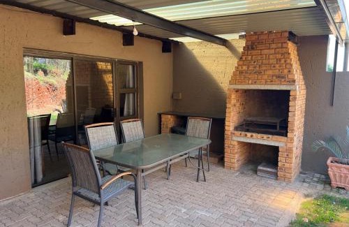 Madeteleli Cabin | Mount Nebo Hillside Reserve