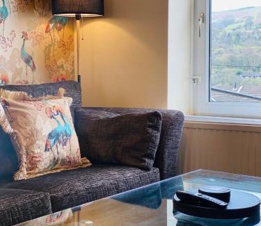 Abercwmboi House | Mount Pleasant Retreat