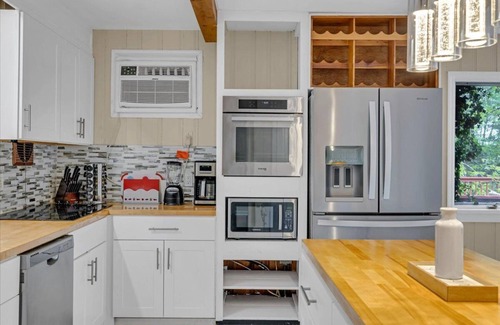 Stroudsburg House | Mount Pocono Private Heated Indoor Heated Pool Jacuzzi Sauna Camelback Ski Shawn