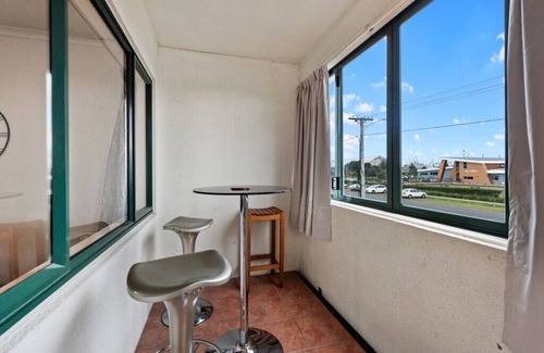 Mount Maunganui Cottage | Mount Sunset - Mt Maunganui Townhouse