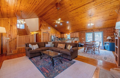 Ironto Cabin | Mount Tabor Hideaway