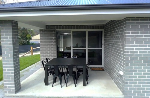Millfield House | Mount View Escape Brand New House, mtn views