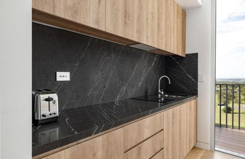 Mount View Apartment | Mount View Estate One Bedroom Country Stay The Wisteria Escape