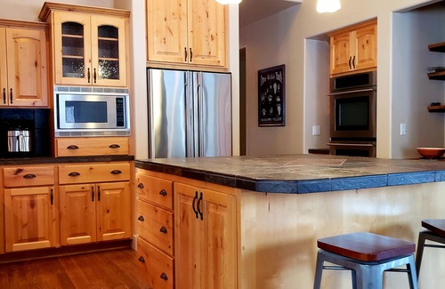 New Meadows Cabin | Mountain air and room to roam!
