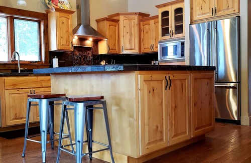 New Meadows Cabin | Mountain air and room to roam!