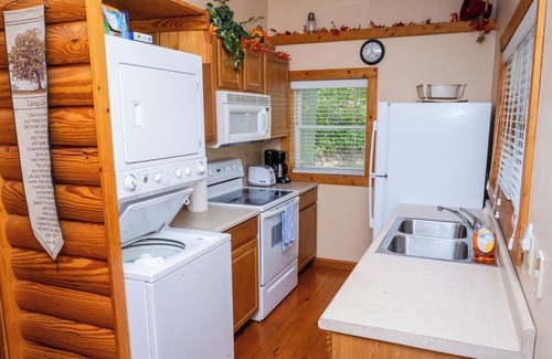 Clayton Hotel | Mountain Aire Cottages, Inn, & Glamping