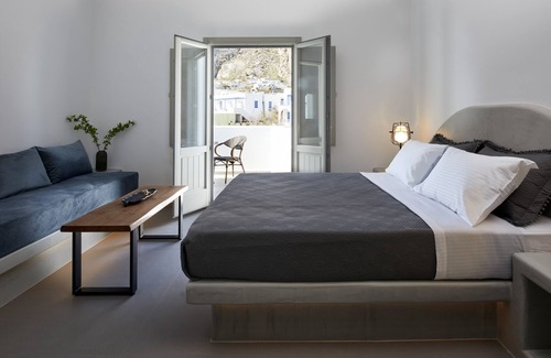 Kamari Hotel | Mountain and Sea Suites