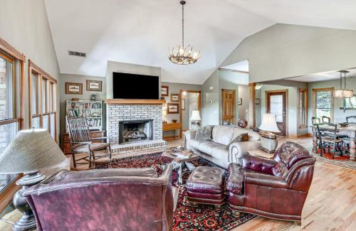 Dahlonega House | Mountain and Waterfall Views Stunning Dahlonega Gem