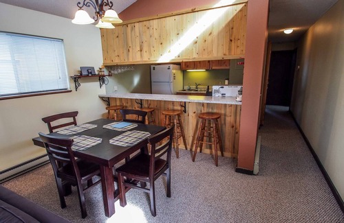 Fraser Condo | Mountain apartment, 2 bedrooms, 2 bathrooms, skiing, swimming, mountain lodge