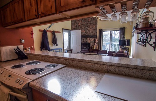 Fraser Condo | Mountain apartment, 2 bedrooms, 2 bathrooms, skiing, swimming, mountain lodge