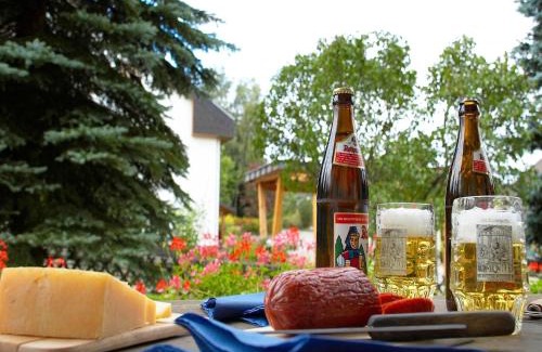 Villingen-Schwenningen Apartment | Mountain Biker s Farmstay, cleaning included
