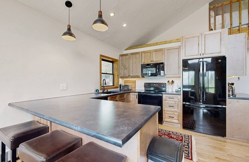 Seven Devils Ski Chalet | Mountain Bliss: Secluded Chalet with mountain views, Seven Devils, NC