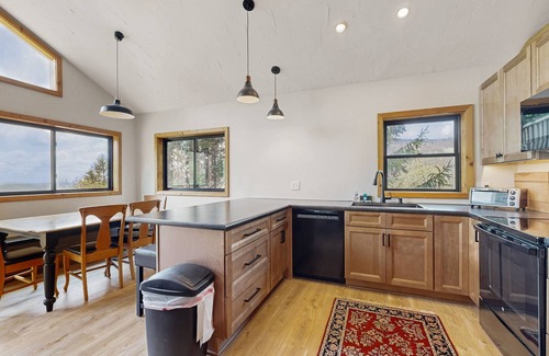 Seven Devils Ski Chalet | Mountain Bliss: Secluded Chalet with mountain views, Seven Devils, NC