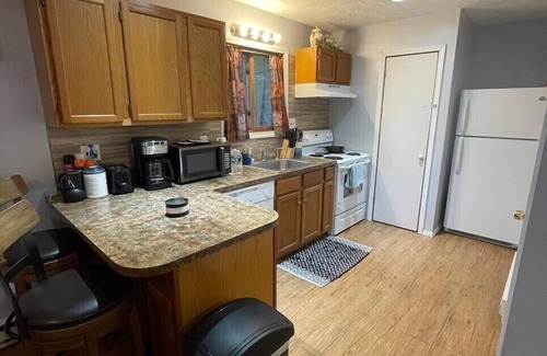 Bushkill Cabin | Mountain Cabin, Firepit + Fireplace, Free pool, gym, ski, water sports + more