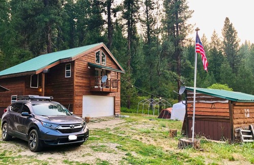 Lowman Cabin | Mountain Cabin Get Away Minutes From Hot Springs!