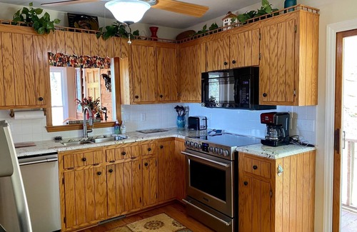 Ferguson Cabin | Mountain Cabin,Panoramic View,Hot Tub, WiFi, Grill,Deck