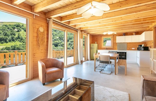 Saint-Jean-d'Arves Ski Chalet | Mountain Chalet in Saint-Jean-d'Arves