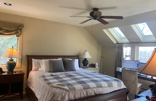 Plymouth Ski Chalet | Mountain Chalet- 15 Mins to Killington/ Okemo