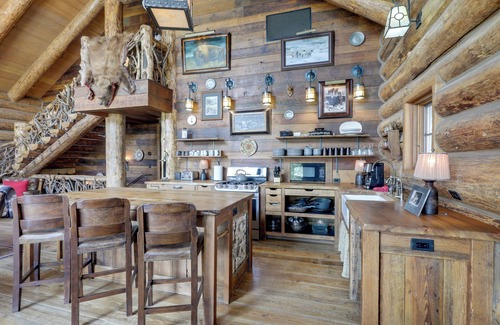 Gypsum Cabin | Mountain Chalet Bordering White River Nat'l Forest