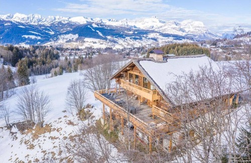 Le Planellet Ski Chalet | Mountain chalet for 12 people with 360° view of the Mont Blanc massif