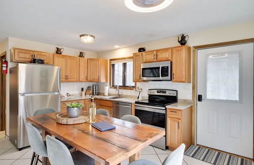 Hamlin House | Mountain Chalet Retreat 4 bedrooms,3 baths,hot tub, sauna, game room, firepit