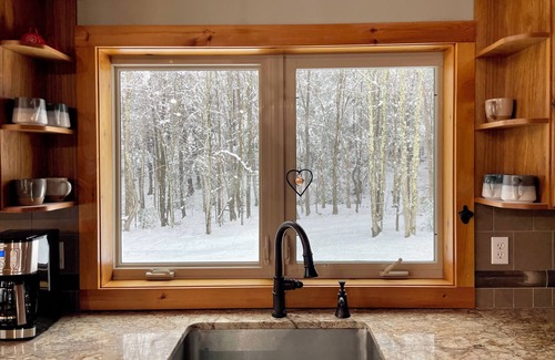 Hunter Ski Chalet | Mountain Chalet Retreat w HotTub. Minutes from Hunter, Windham, Tannersville.
