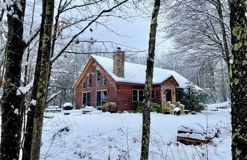 Hunter Ski Chalet | Mountain Chalet Retreat w HotTub. Minutes from Hunter, Windham, Tannersville.